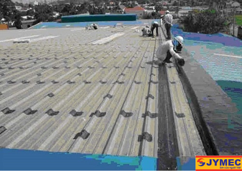 Chống thấm giữa mái tôn và tường