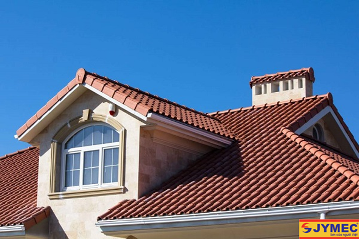 thi công mái ngói cho biệt thự hình 2