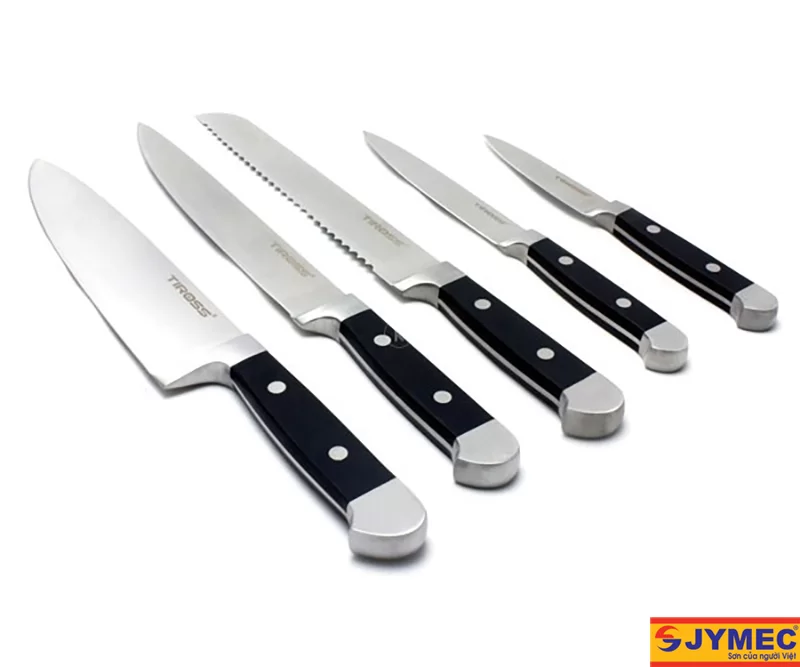 Sử dụng dao mở lắp thùng sơn