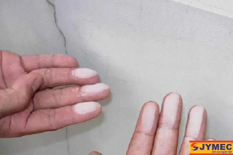 hiện tượng sơn tường bị phấn hóa hình 1