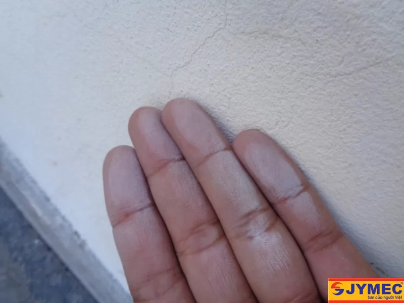 hiện tượng sơn tường bị phấn hóa hình 2