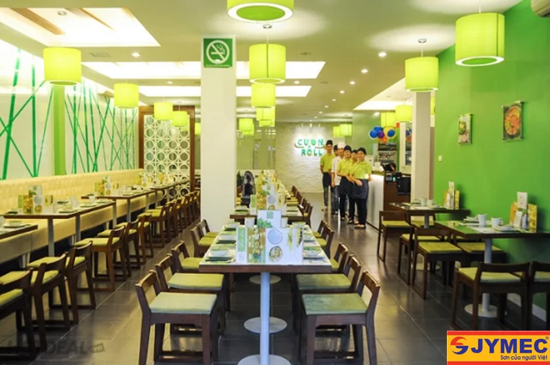 Quán ăn màu xanh lá ấn tượng