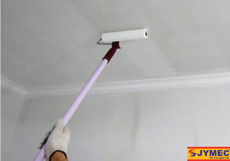 thi công sơn nội thất nên sử dụng gậy nối dài