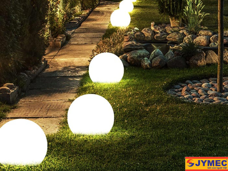Sử dụng đèn trang trí sân vườn
