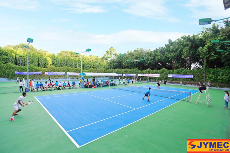 Vệ sinh bảo dưỡng tennis thường xuyên