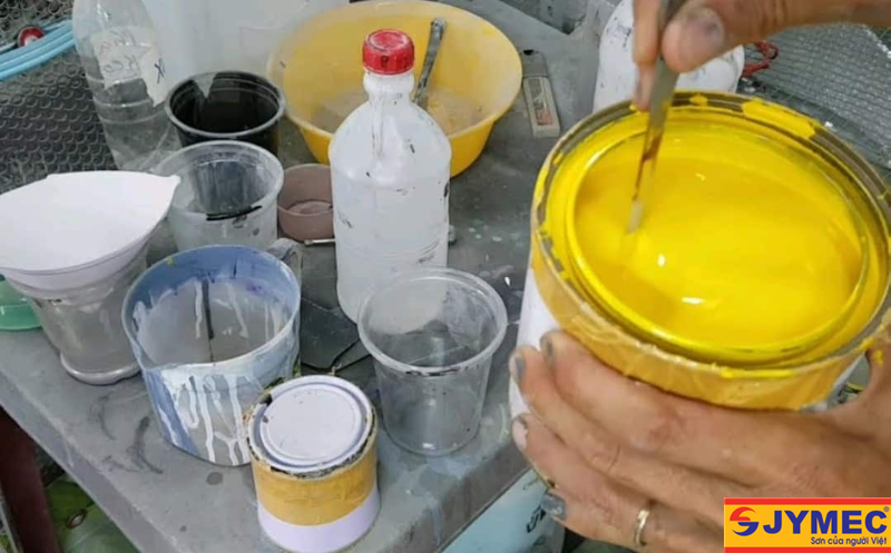 Làm thế nào để pha sơn sắt đạt chuẩn