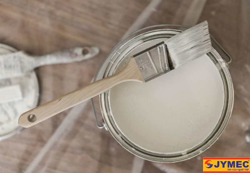 Có nên pha sơn sắt với xăng