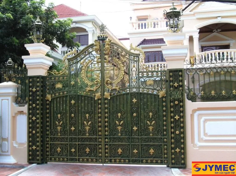 Sơn sắt trên cổng nhà đẹp