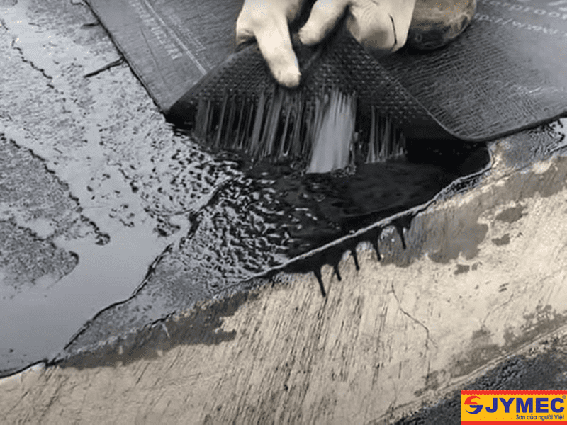 Sử dụng nhựa đường chống thấm trần nhà hiệu quả