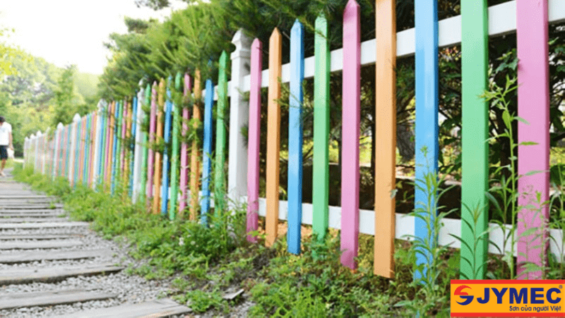 Hàng rào với sắc màu ấn tượng