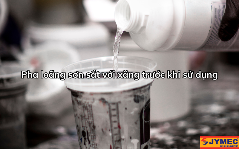 Thi công sơn sắt lên bề mặt