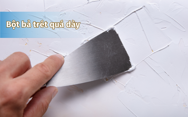 Lớp sơn đá bị nứt do lớp bột trét kém chất lượng Lớp sơn đá bị nứt do lớp bột trét kém chất lượng